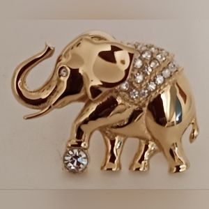 Vintage Swarovski Gold-plated  Clear Crystal Elephant Brooch  /  Pin